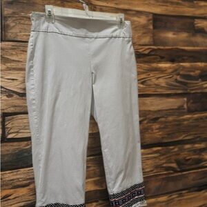 Attyre Women's White Capris with Patterned Hem